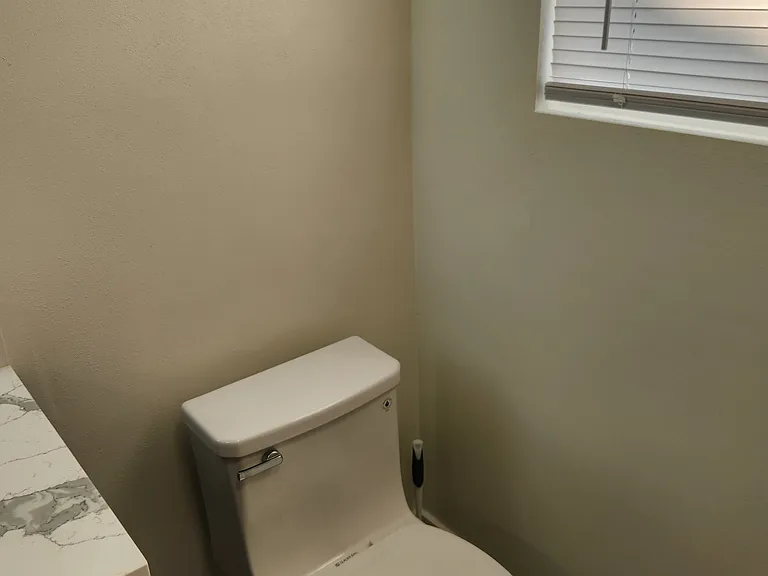 408 Elm St — Photo 16