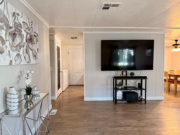 4th image of 7549 Loma Rio Ln