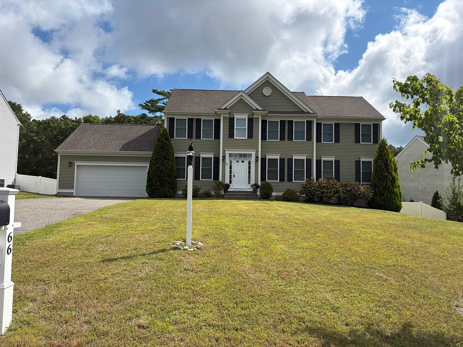 4 bed, 2472 sqft, $5,000 — Photo 3
