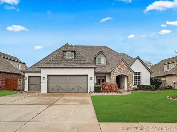 8716 E 105th St S, Tulsa, OK 74133