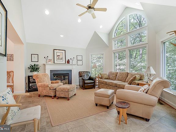 2nd image of 1466 Waggaman Cir