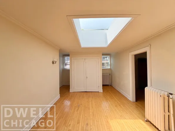 730 Elm St #301, Winnetka, IL 60093