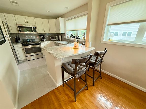 5th image of 605 White Cliff Dr #605