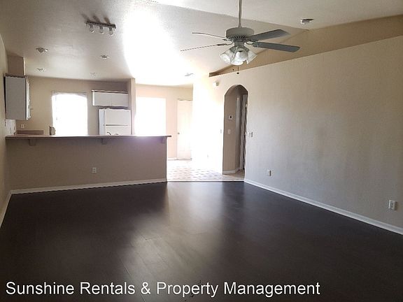 4th image of 315 NE 16th Pl