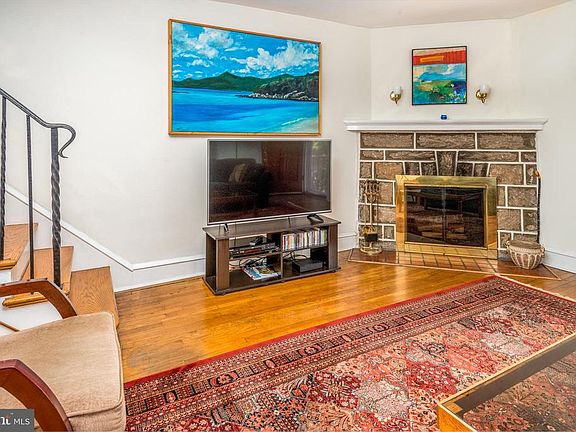 5th image of 4110 Taylor Ave