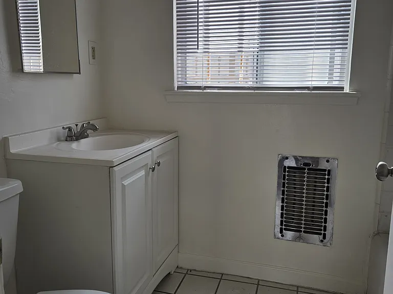 3028 W 4th St #3 — Photo 5