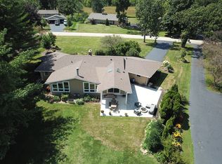 233 Sharon Dr, Dundee, IL 60118