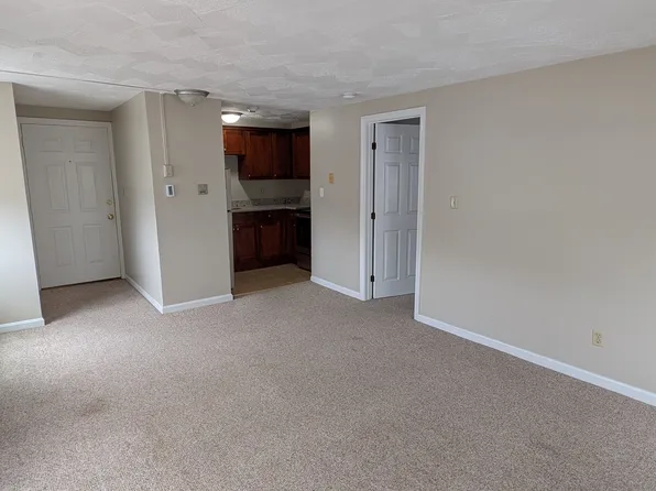 34 Central St APT 6, Ipswich, MA 01938