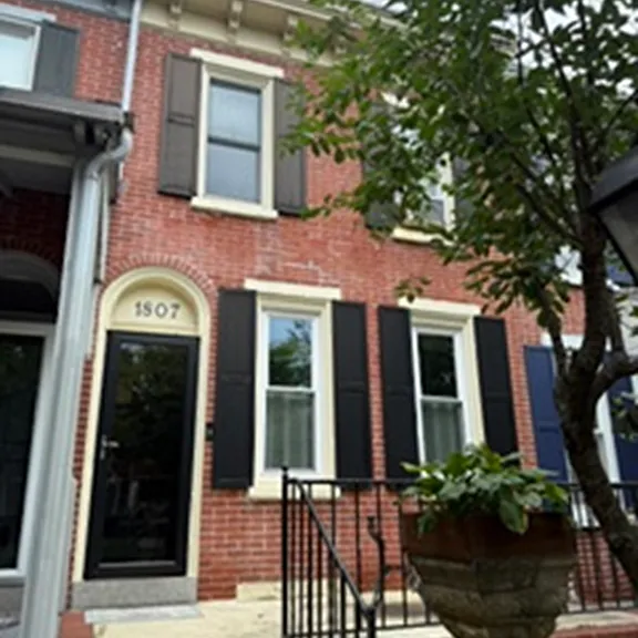 1807 Lovering Ave — Photo 1