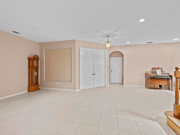 4th image of 5012 Nautica Lake Circle
