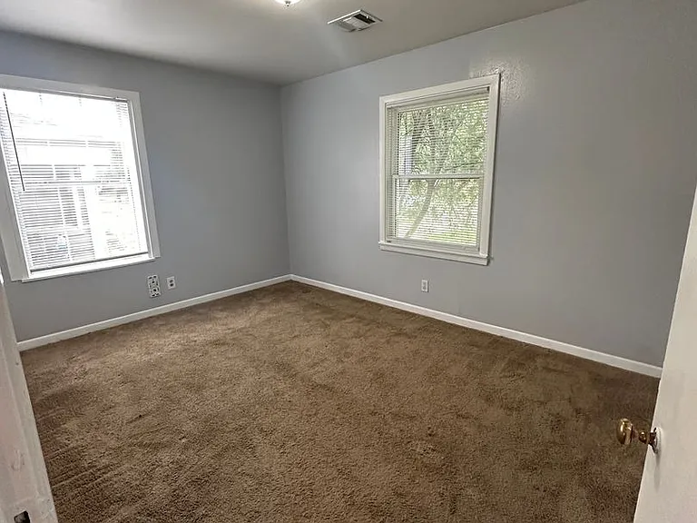 4319 Gables St — Photo 12