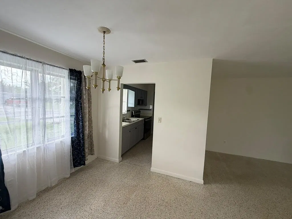 2 bed, 1200 sqft, $1,700 — Photo 3