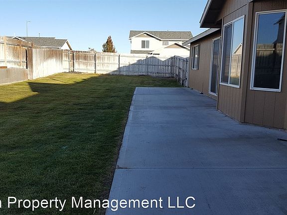 3rd image of 4203 Campolina Ln