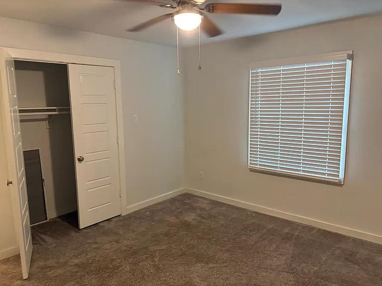 2800 Sierra Dr — Photo 18