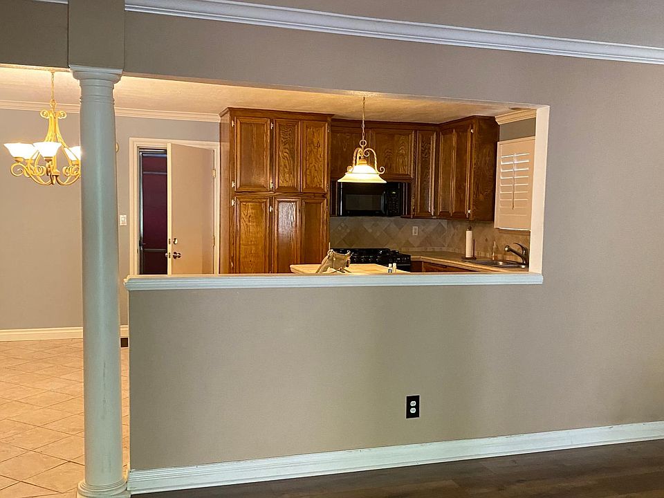 2nd image of 1963 Holly Oak Dr