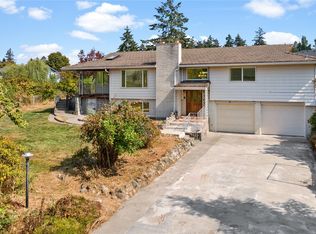 214 Montgomery St, Steilacoom, WA 98388