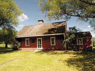 16 Nichols Rd, Landgrove, VT 05148