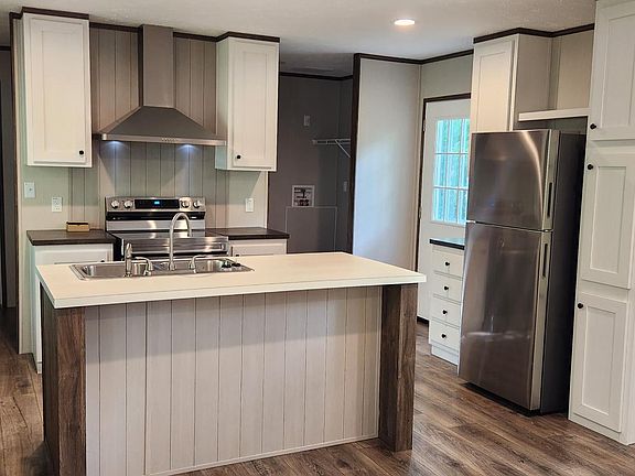 4th image of 110 Arapaho Ave #110
