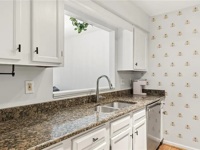 24307 Plantation Dr NE — Photo 7