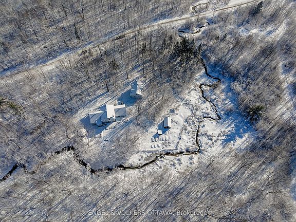 3rd image of 3415 Torbolton Ridge Rd