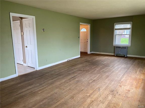 4th image of 520 Roby Ave