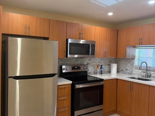 830 S Hollybrook Drive #204, Pembroke Pines, FL 33025