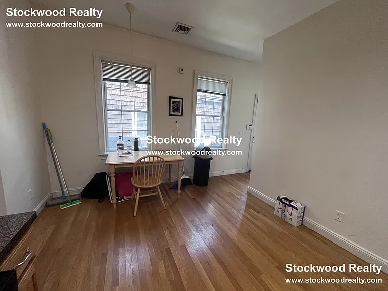 16 Gates St #1 — Photo 12
