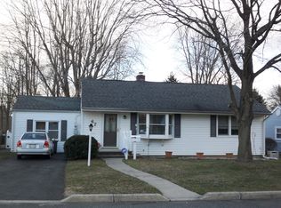 47 Crestview Dr, Middletown, NJ 07748