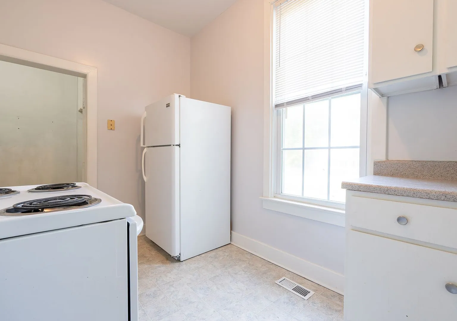Move In Ready Apartment In Downtown Suffolk! — Photo 3