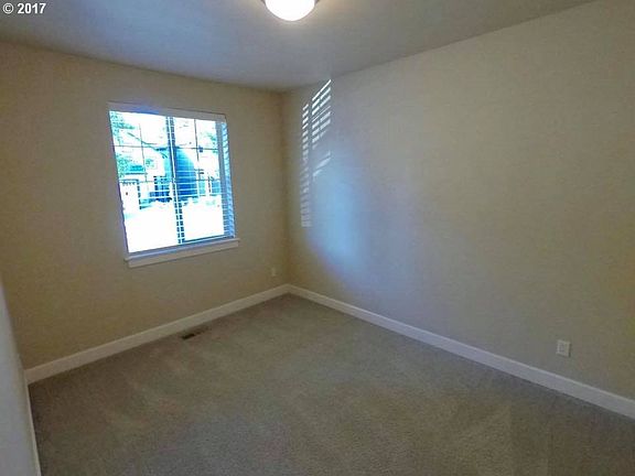 3rd image of 5934 NE 48th St
