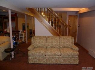 4816 Browvale Ln, Little Neck, NY 11362