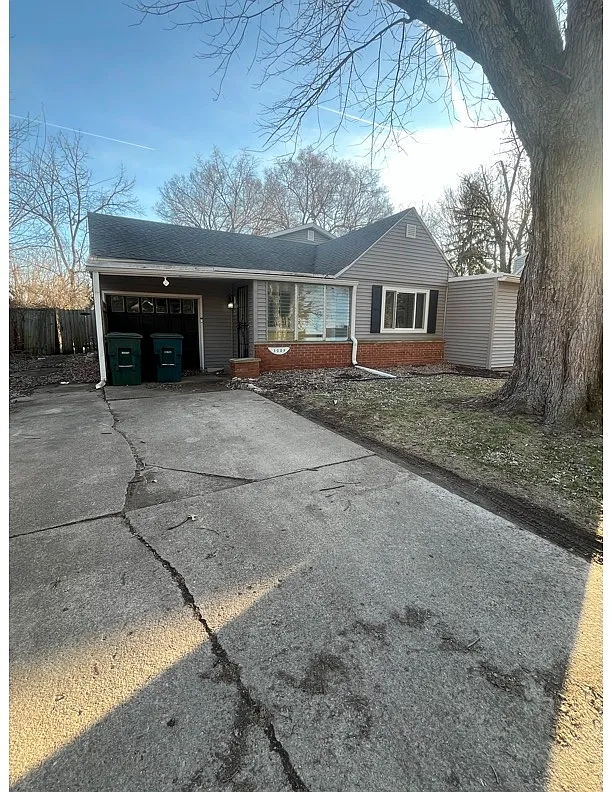 Building Photo - 3009 W Oaklyn Ave