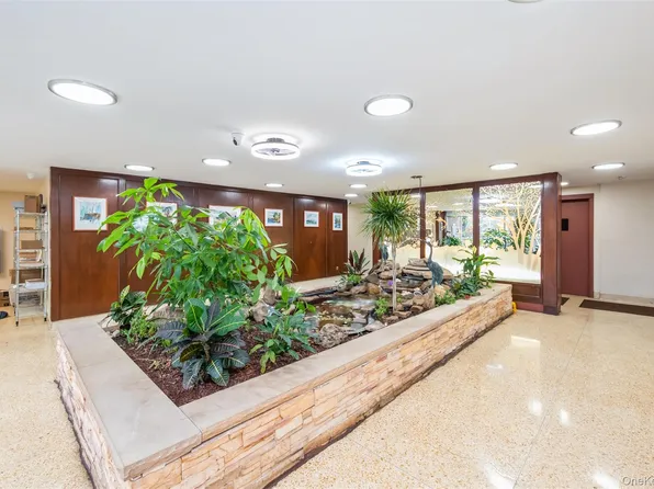 110 Brooklyn Avenue #3Z, Freeport, NY 11520