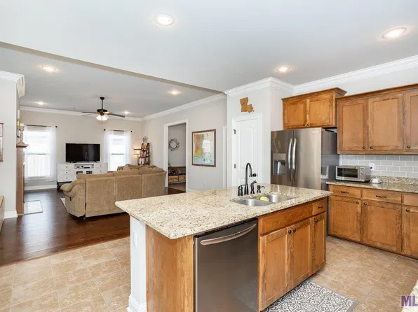 6358 Yatton Dr, Addis, LA 70710