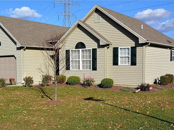 2nd image of 2695 Knollwood Way