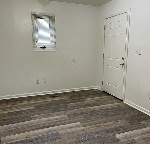 613 College Dr #C — Photo 4