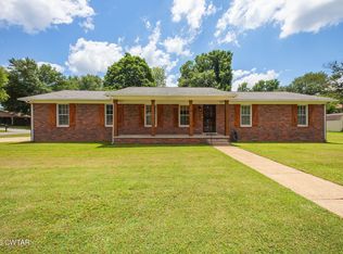 102 Fox Ridge Rd, Jackson, TN 38305