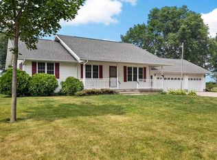 208 E 4th St, Mechanicsville, IA 52306