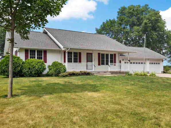 208 E 4th St, Mechanicsville, IA 52306