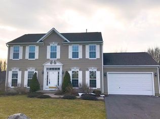 125 Snowberry Ln, Camillus, NY 13031