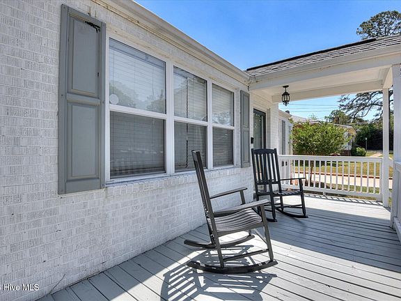 5th image of 1106 Azalea Dr