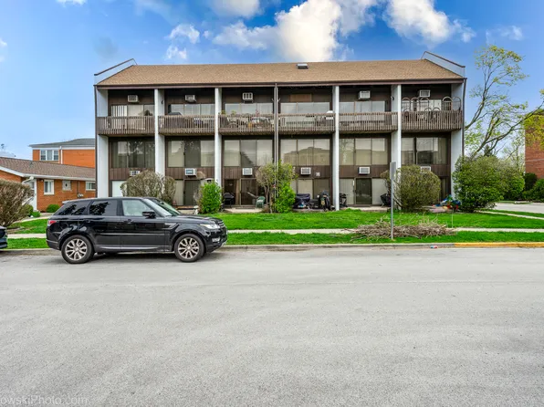 1296 E Washington St APT 11, Des Plaines, IL 60016