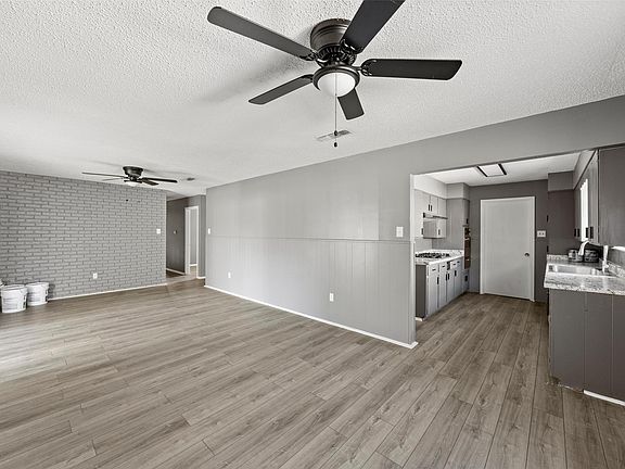5th image of 1201 Melrose Dr