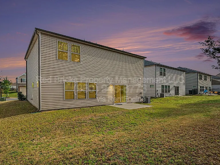 11144 Comiskey Ln — Photo 29