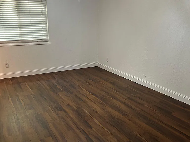 7404 Buttonwood Dr — Photo 12