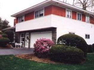 35 Tudor Rd, Albany, NY 12203