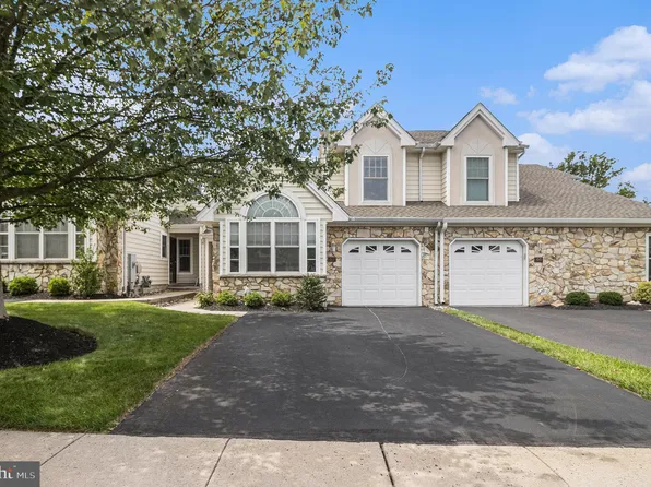 62 Ashley Dr, Ivyland, PA 18974