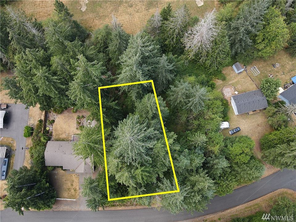 1st image of 851 E Lakeshore Dr W