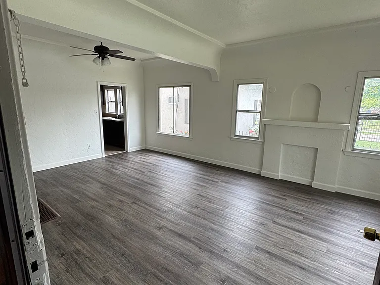 6434 Stafford Ave — Photo 11