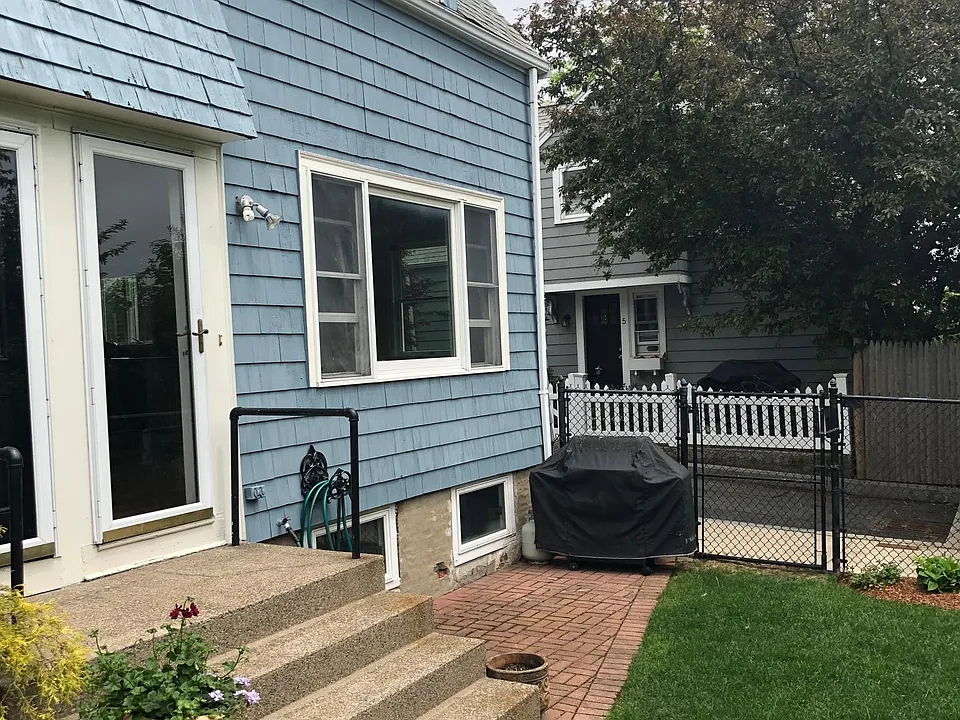 6 Bunker Hill Ct